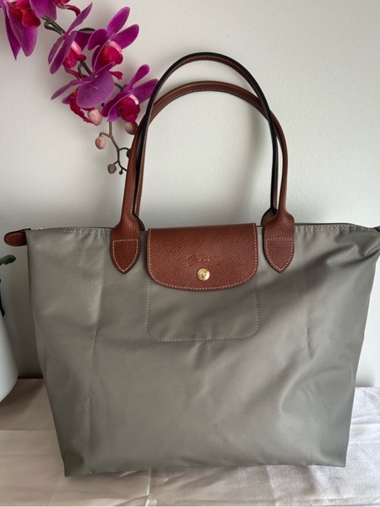 Longchamp Handbags - Longchamp LE PLIAGE tote